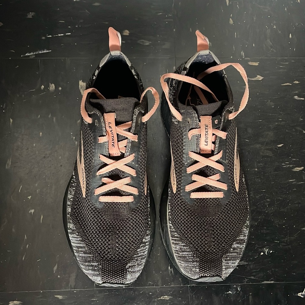 Brooks Levitate 4.0 sneakers